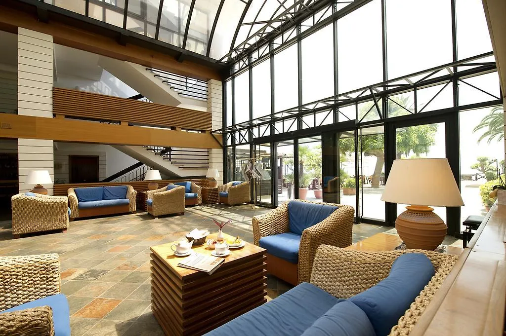 Galatea Sea Palace أكيتْريتْسا فندق